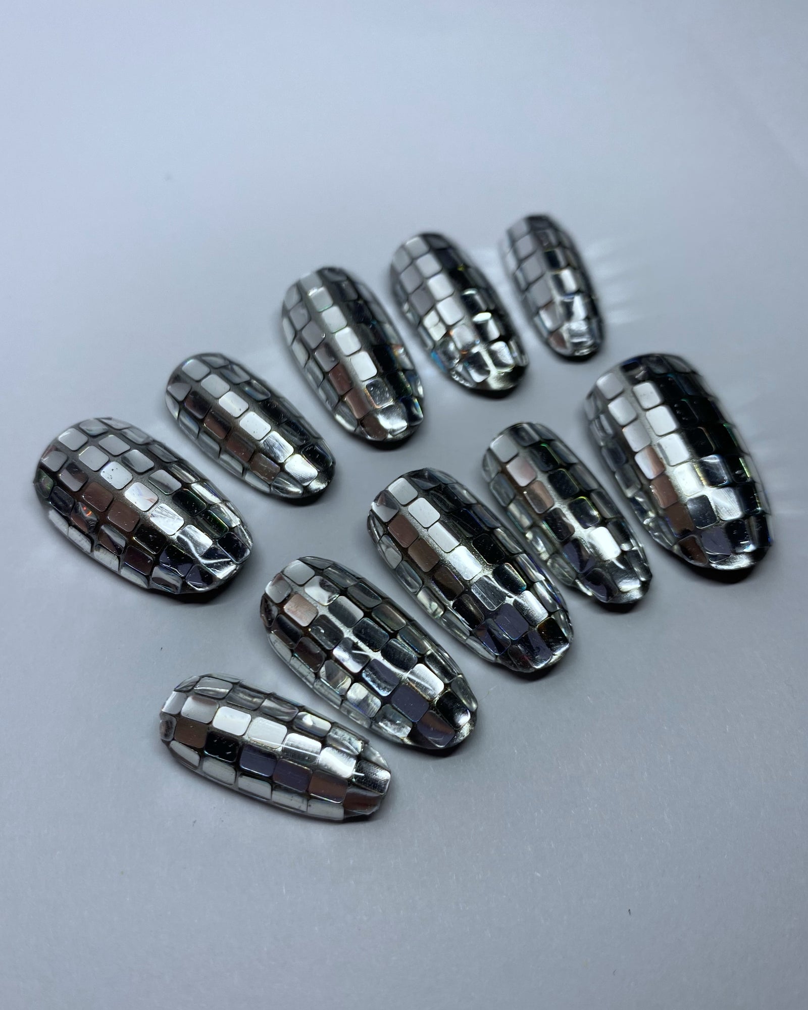 Press on nails